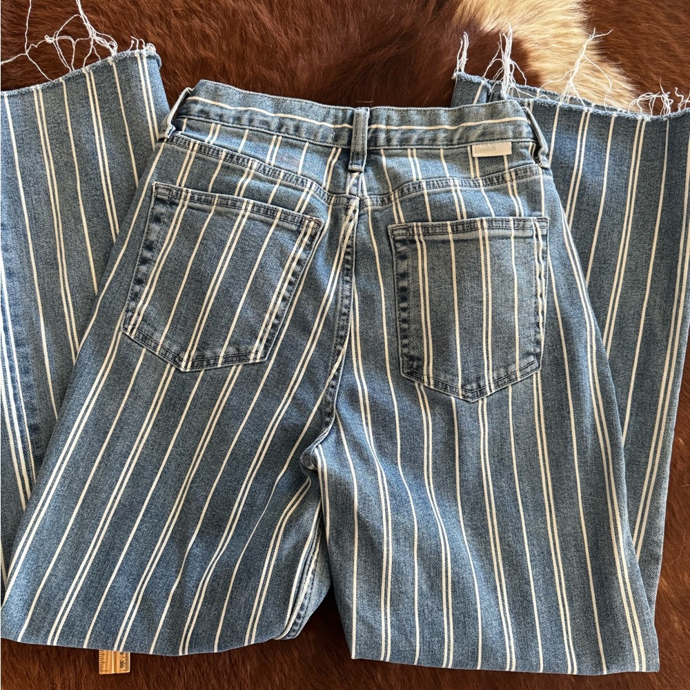 Boyish jeans